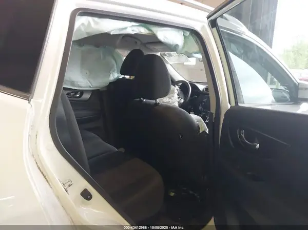 KNMAT2MV4GP667636 2016 NISSAN ROGUE - Image 8