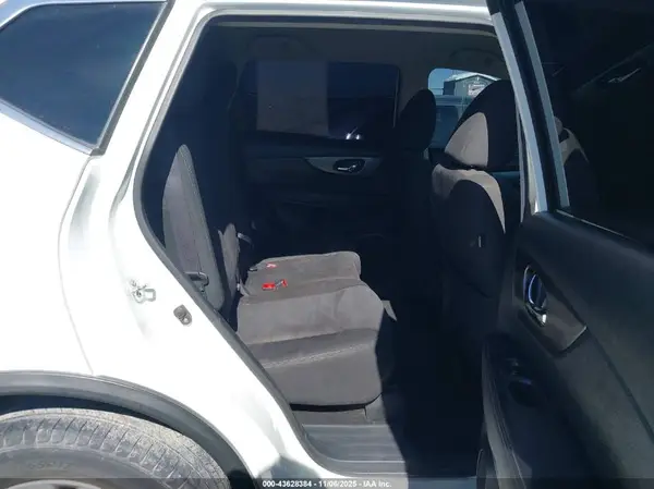 KNMAT2MV4GP711568 2016 NISSAN ROGUE - Image 8