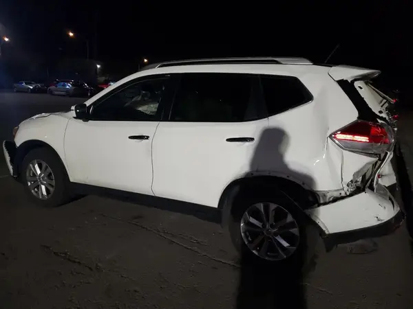KNMAT2MV4GP725146 2016 NISSAN ROGUE - Image 2