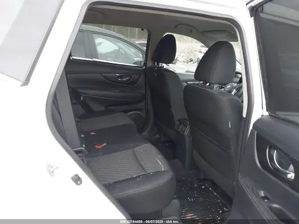 KNMAT2MV4HP501280 2017 NISSAN ROGUE - Image 8