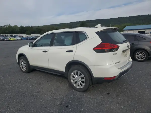 KNMAT2MV4HP502090 2017 NISSAN ROGUE - Image 2