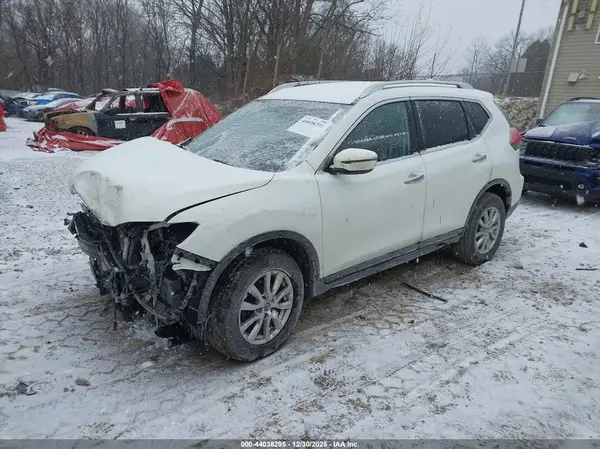 KNMAT2MV4HP503885 2017 NISSAN ROGUE - Image 2