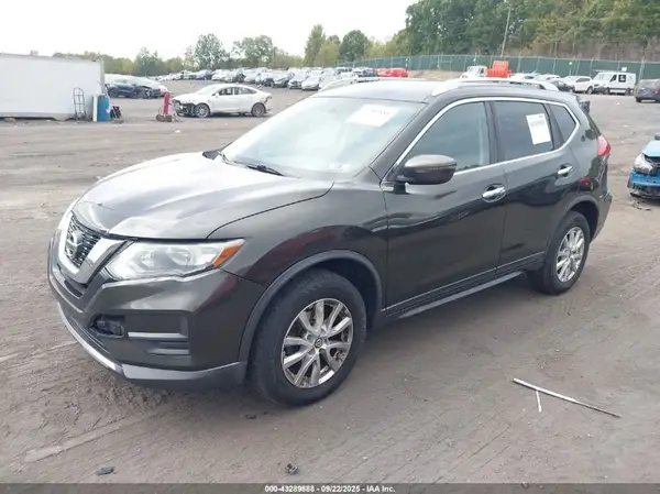 KNMAT2MV4HP504843 2017 NISSAN ROGUE - Image 2