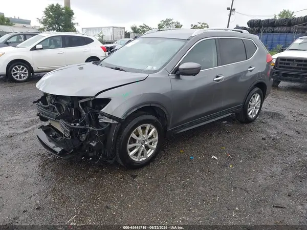KNMAT2MV4HP505670 2017 NISSAN ROGUE - Image 2