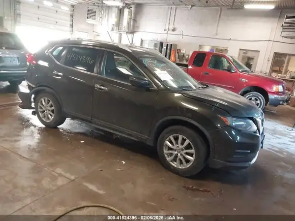 KNMAT2MV4HP507273 2017 NISSAN ROGUE - Image 1