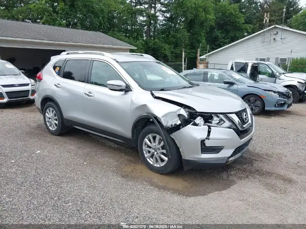 KNMAT2MV4HP508746 2017 NISSAN ROGUE - Image 1