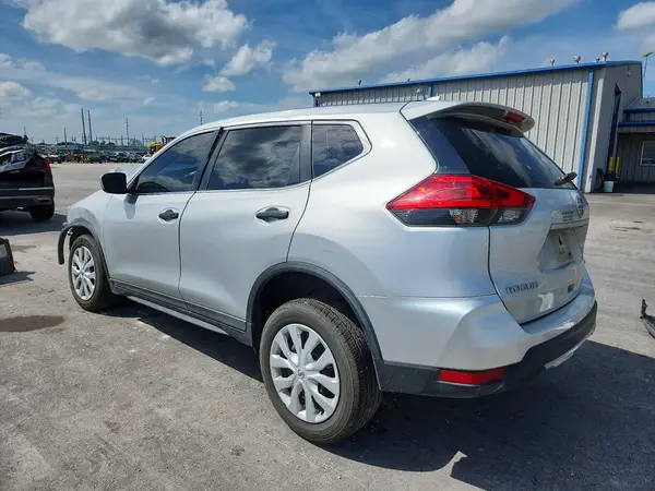 KNMAT2MV4HP508925 2017 NISSAN ROGUE - Image 2