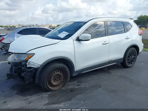 KNMAT2MV4HP510271 2017 NISSAN ROGUE - Image 2