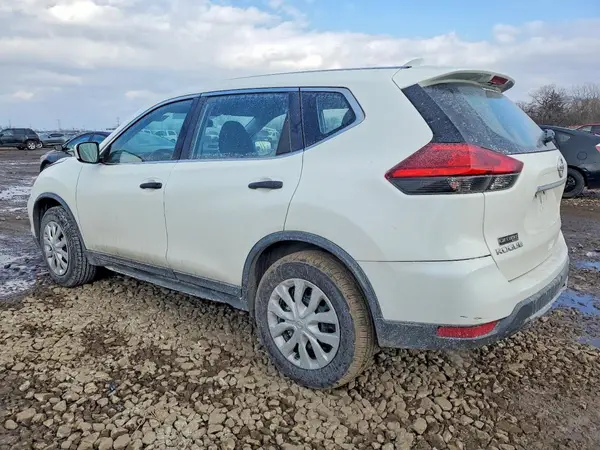 KNMAT2MV4HP511081 2017 NISSAN ROGUE - Image 2