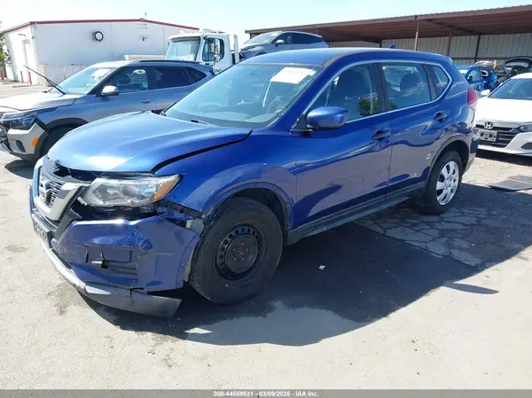 KNMAT2MV4HP512585 2017 NISSAN ROGUE - Image 2