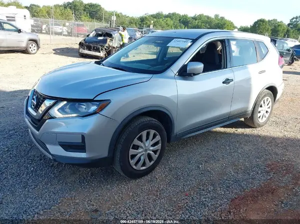 KNMAT2MV4HP517253 2017 NISSAN ROGUE - Image 2