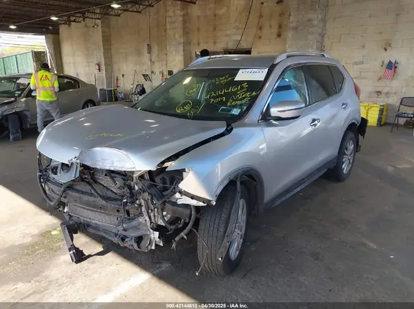 KNMAT2MV4HP526258 2017 NISSAN ROGUE - Image 2