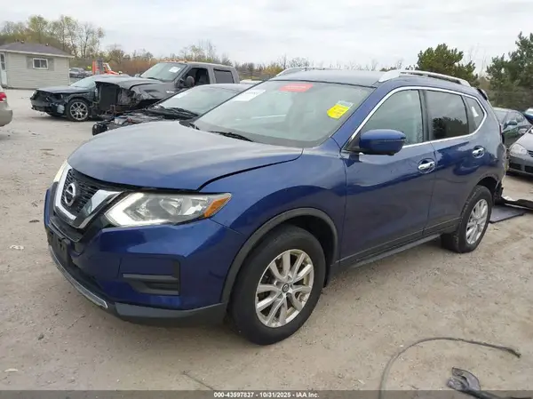 KNMAT2MV4HP536708 2017 NISSAN ROGUE - Image 2