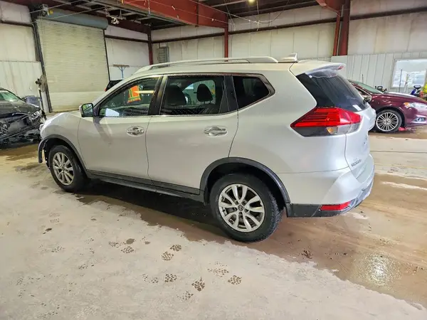 KNMAT2MV4HP538216 2017 NISSAN ROGUE - Image 2