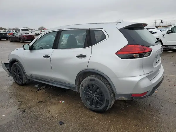 KNMAT2MV4HP555890 2017 NISSAN ROGUE - Image 2