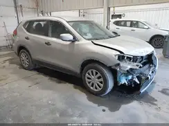 KNMAT2MV4HP558319 2017 NISSAN ROGUE