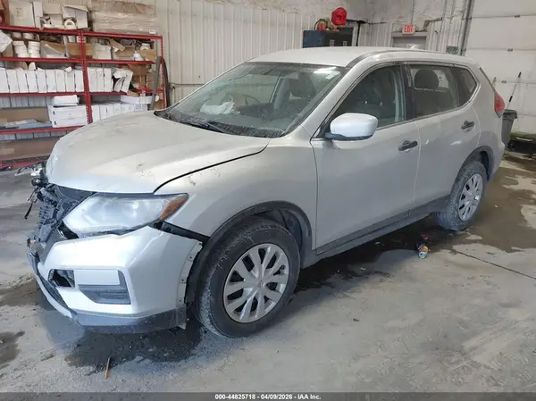 KNMAT2MV4HP558319 2017 NISSAN ROGUE - Image 2
