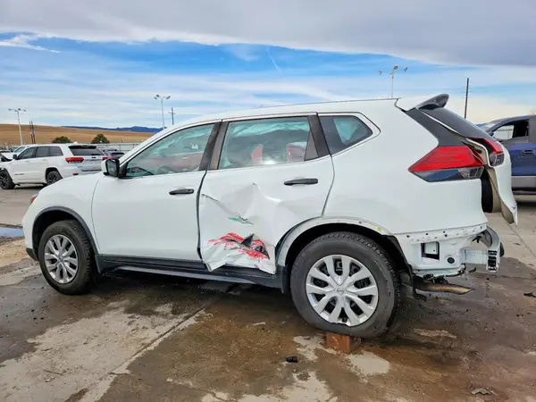 KNMAT2MV4HP558613 2017 NISSAN ROGUE - Image 2