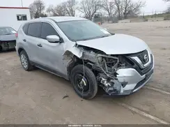 KNMAT2MV4HP561298 2017 NISSAN ROGUE
