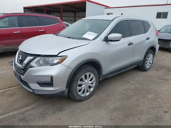 KNMAT2MV4HP561298 2017 NISSAN ROGUE - Image 2