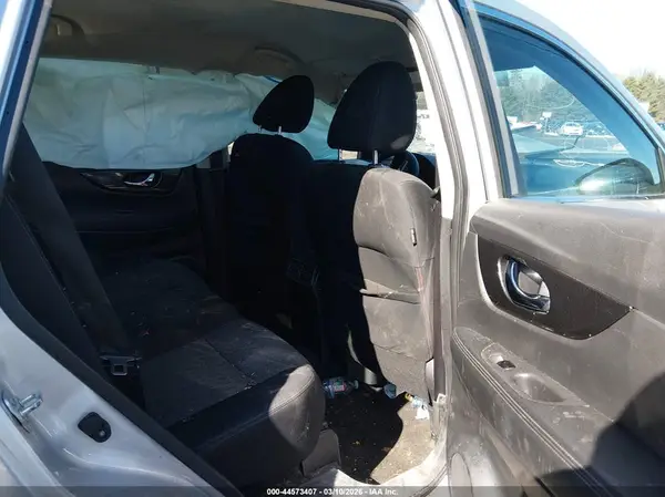 KNMAT2MV4HP562807 2017 NISSAN ROGUE - Image 8