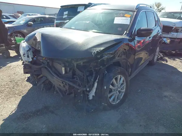 KNMAT2MV4HP563357 2017 NISSAN ROGUE - Image 2