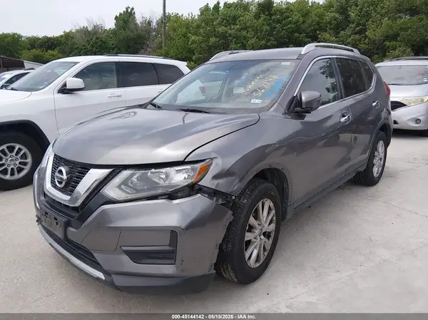 KNMAT2MV4HP567148 2017 NISSAN ROGUE - Image 2