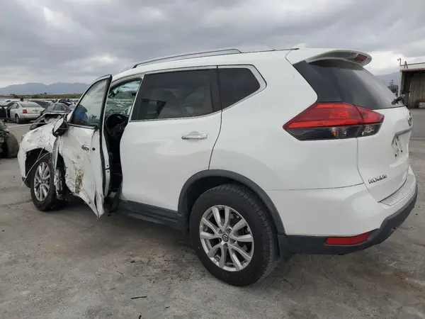 KNMAT2MV4HP572558 2017 NISSAN ROGUE - Image 2