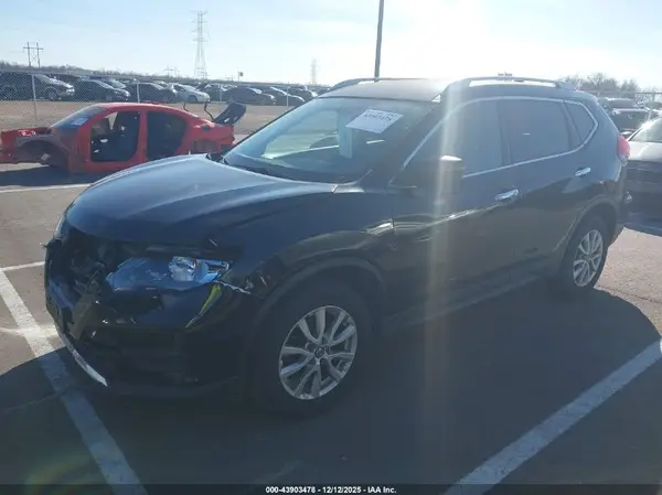 KNMAT2MV4HP575590 2017 NISSAN ROGUE - Image 2