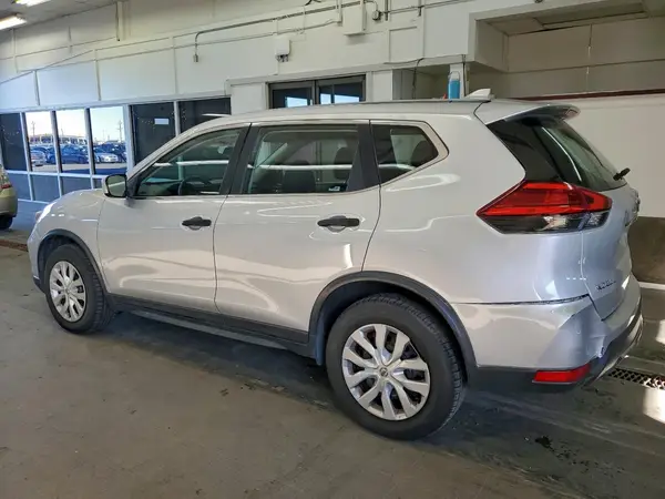 KNMAT2MV4HP576755 2017 NISSAN ROGUE - Image 2