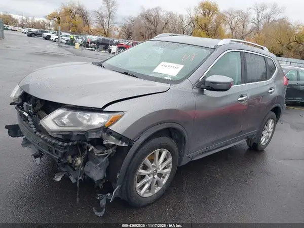 KNMAT2MV4HP582359 2017 NISSAN ROGUE - Image 2