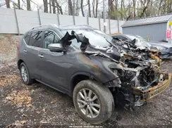 KNMAT2MV4HP583060 2017 NISSAN ROGUE