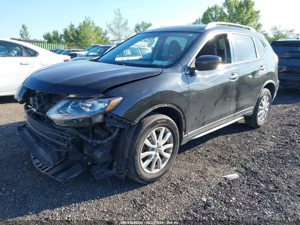 KNMAT2MV4HP583138 2017 NISSAN ROGUE - Image 2