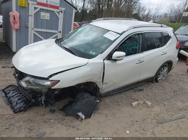 KNMAT2MV4HP596021 2017 NISSAN ROGUE - Image 2