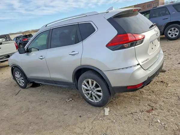 KNMAT2MV4HP596939 2017 NISSAN ROGUE - Image 2