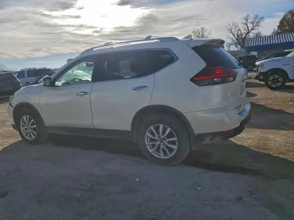 KNMAT2MV4HP599355 2017 NISSAN ROGUE - Image 2