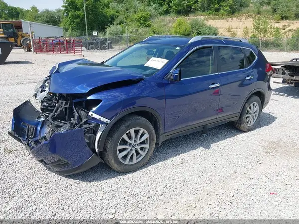 KNMAT2MV4HP607020 2017 NISSAN ROGUE - Image 2