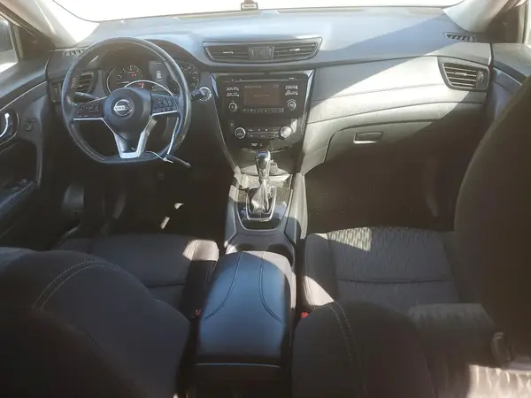 KNMAT2MV4HP607423 2017 NISSAN ROGUE - Image 8