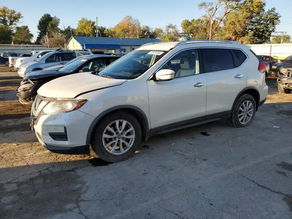 KNMAT2MV4HP608278 2017 NISSAN ROGUE - Image 1