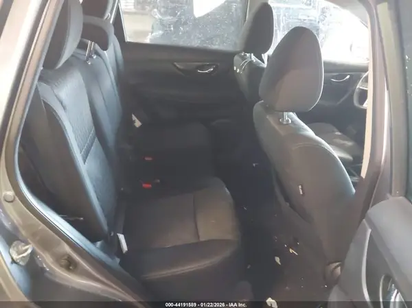 KNMAT2MV4HP610502 2017 NISSAN ROGUE - Image 8