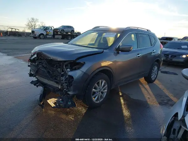 KNMAT2MV4HP612475 2017 NISSAN ROGUE - Image 2