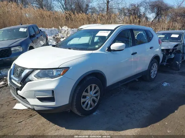 KNMAT2MV4HP614646 2017 NISSAN ROGUE - Image 2