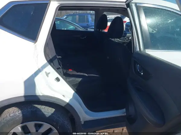 KNMAT2MV4HP614646 2017 NISSAN ROGUE - Image 8
