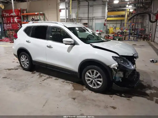 KNMAT2MV4HP615103 2017 NISSAN ROGUE - Image 1