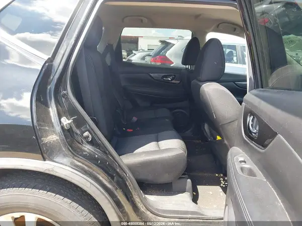 KNMAT2MV4HP619586 2017 NISSAN ROGUE - Image 8