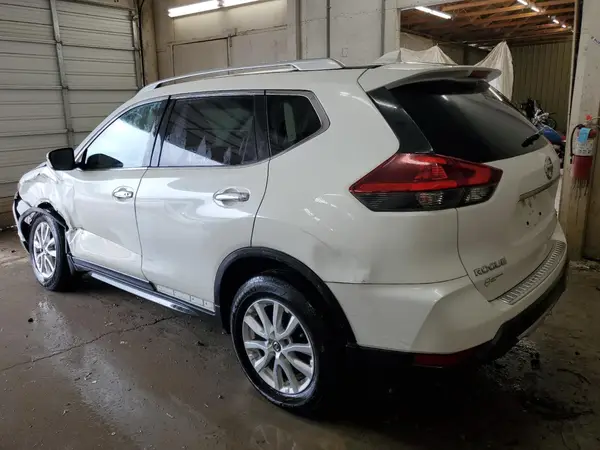 KNMAT2MV4JP500636 2018 NISSAN ROGUE - Image 2