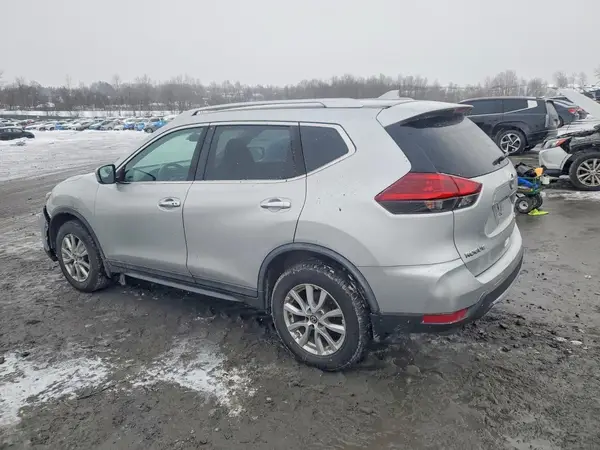 KNMAT2MV4JP500877 2018 NISSAN ROGUE - Image 2