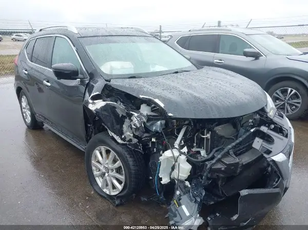 KNMAT2MV4JP502600 2018 NISSAN ROGUE - Image 1