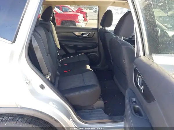 KNMAT2MV4JP503262 2018 NISSAN ROGUE - Image 8