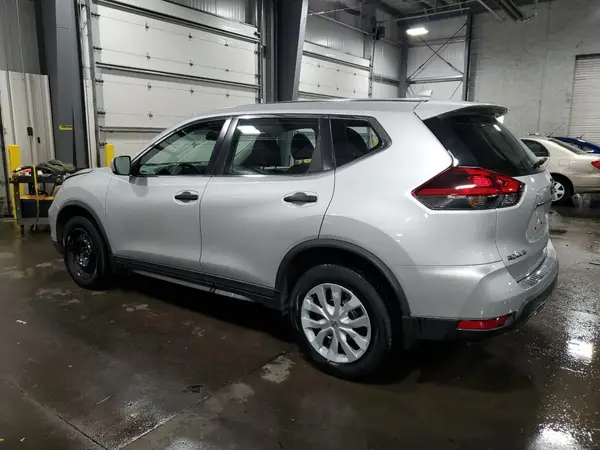 KNMAT2MV4JP504797 2018 NISSAN ROGUE - Image 2